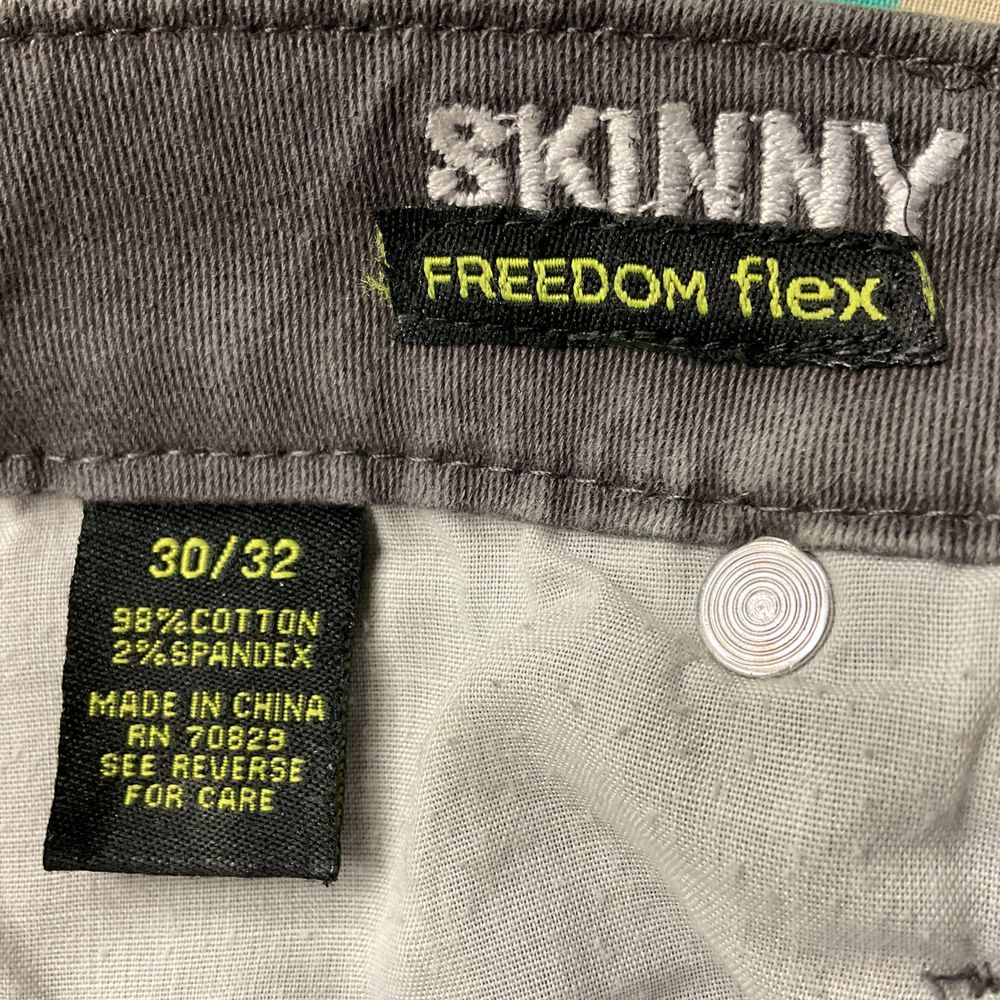 Carbon Women's‎ Mid Rise Freedom Flex Skinny Jeans Size 30/32 Gray Stretch - Picture 9 of 11